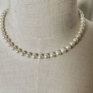 Faux pearl necklace with rhinestone magnetic clasp